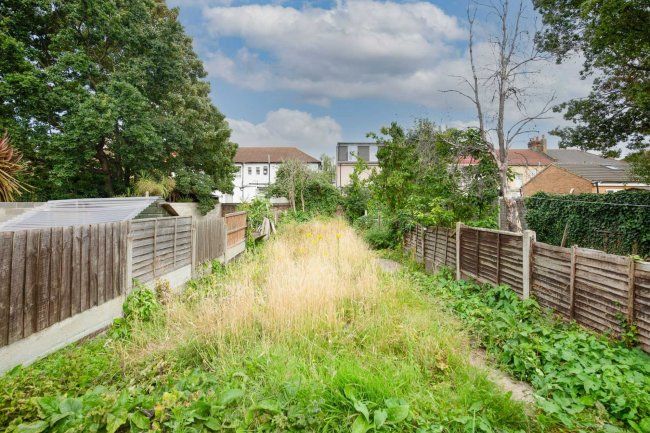 18 Mildmay Road, Ilford, Essex, IG1 1DT 3