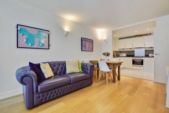 Flat 214, Vantage Building, Station Approach, Hayes, UB3 4BQ 8