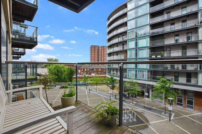 Flat 214, Vantage Building, Station Approach, Hayes, UB3 4BQ 8