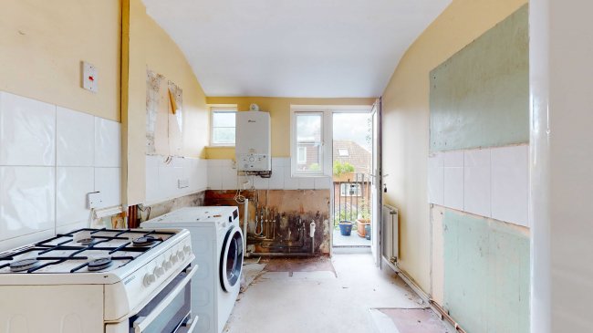 Flat 41, Manor Court, Manor Road, Twickenham, TW2 5DL 3