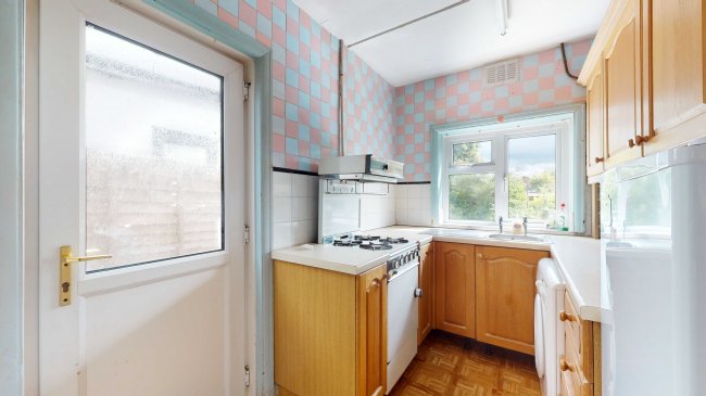 114 Boxalls Lane, Aldershot, Hampshire, GU11 3QG 7