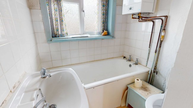 114 Boxalls Lane, Aldershot, Hampshire, GU11 3QG 7