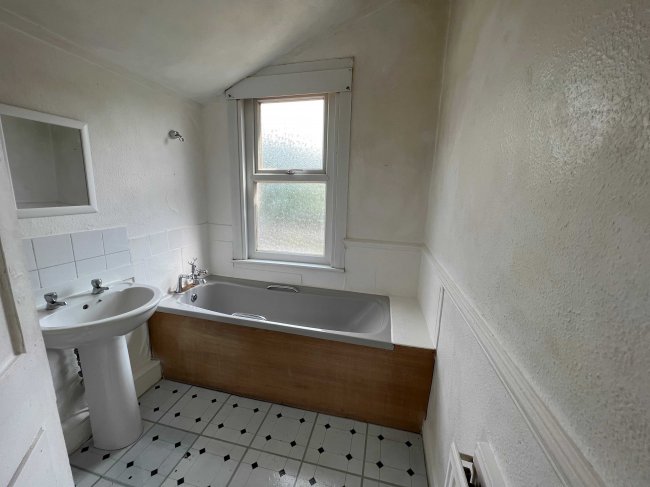 127 Forest Lane, Forest Gate, E7 9BB 5