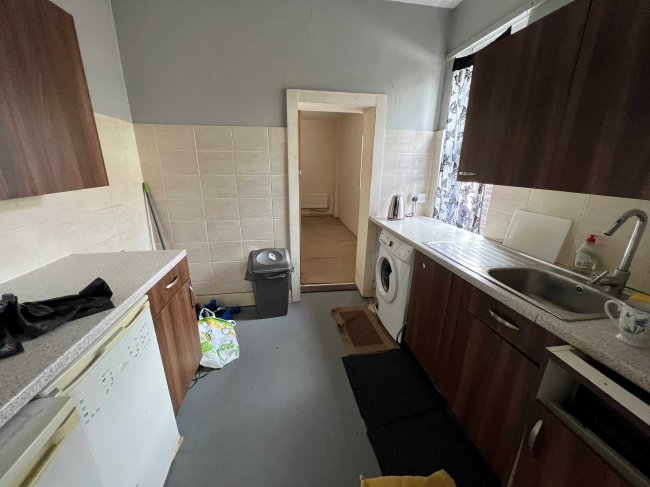 127 Forest Lane, Forest Gate, E7 9BB 5