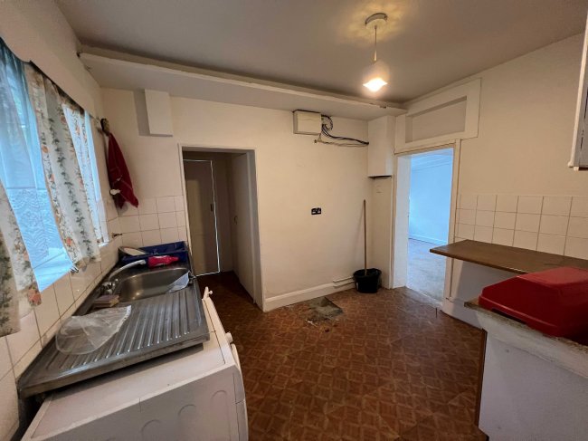 128 Forest Lane, Forest Gate, E7 9BB 5