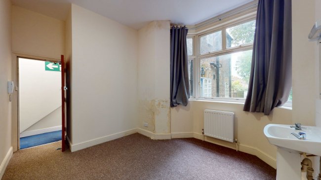 229 St. Margarets Road, Twickenham, TW1 1LU 8