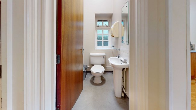 229 St. Margarets Road, Twickenham, TW1 1LU 8