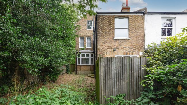 229 St. Margarets Road, Twickenham, TW1 1LU 8