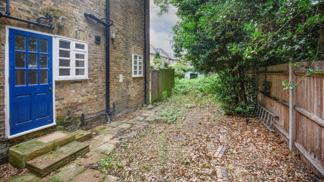 229 St. Margarets Road, Twickenham, TW1 1LU 8