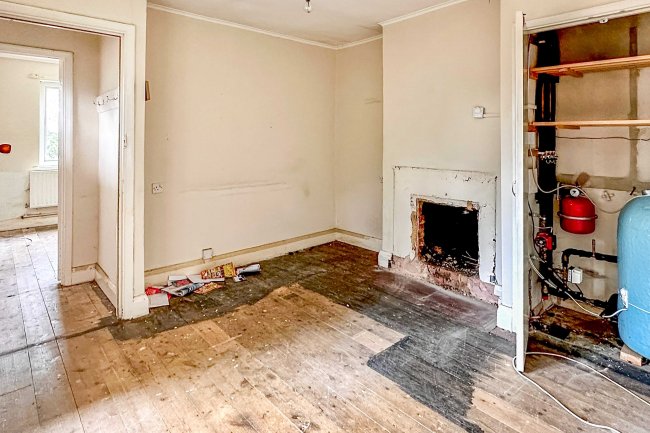 11 Marina Way, Iver, SL0 9JR 2