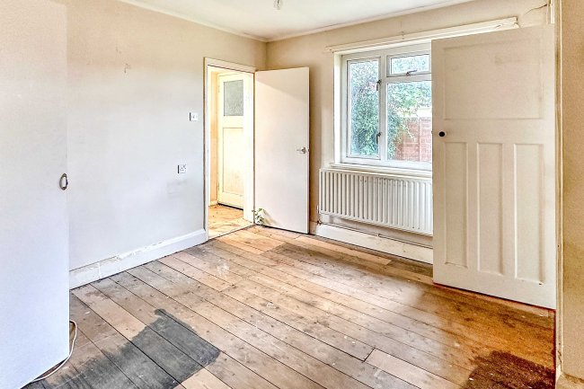 11 Marina Way, Iver, SL0 9JR 2