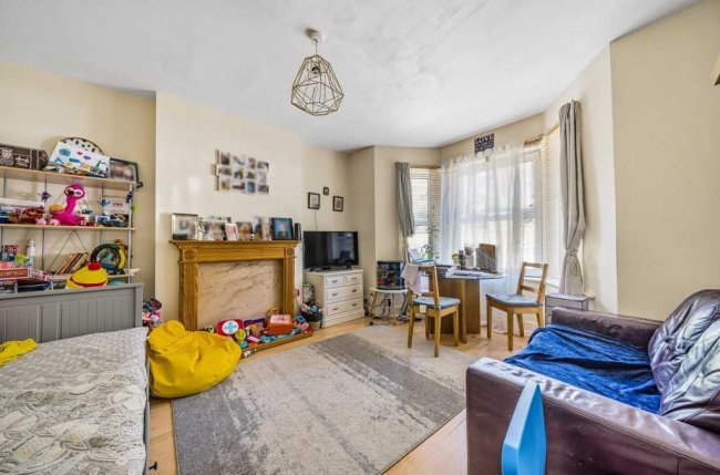 70 Heathfield Road, Croydon, CR0 1EW 9