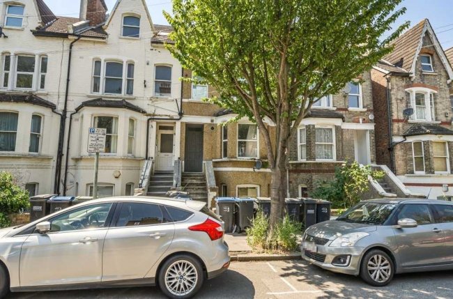 70 Heathfield Road, Croydon, CR0 1EW 9