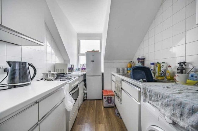 70 Heathfield Road, Croydon, CR0 1EW 9