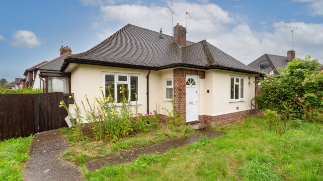 12 Morten Gardens, Denham, Uxbridge, UB9 5ND 9