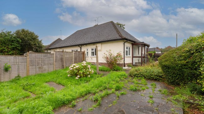 12 Morten Gardens, Denham, Uxbridge, UB9 5ND 9