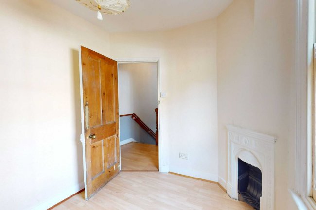 7a Midmoor Road, Balham, London, SW12 0EW 6