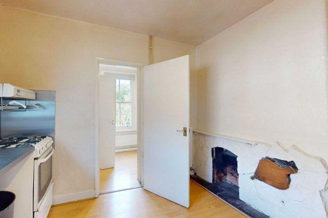 7a Midmoor Road, Balham, London, SW12 0EW 6