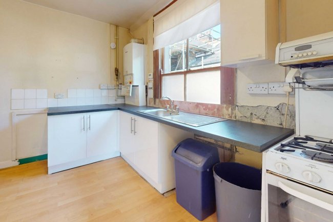 7a Midmoor Road, Balham, London, SW12 0EW 6