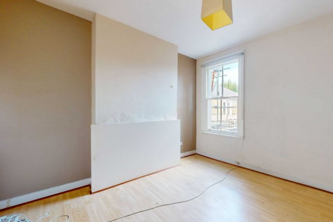 7a Midmoor Road, Balham, London, SW12 0EW 6