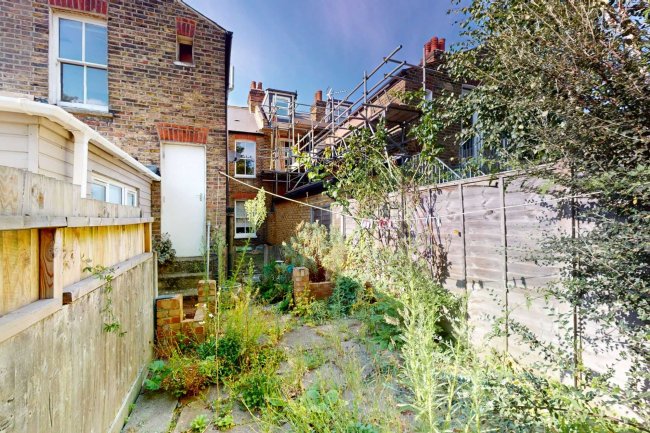 7a Midmoor Road, Balham, London, SW12 0EW 6