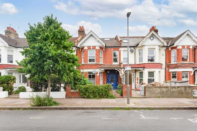 32 Revelstoke Road, Southfields, London, SW18 5PD 4