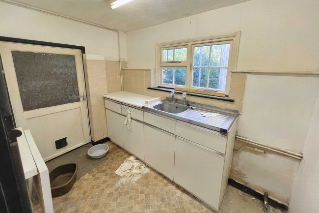 2A Homeway Cottages, Eling Hill, Southampton, Hampshire, SO40 9JQ 5