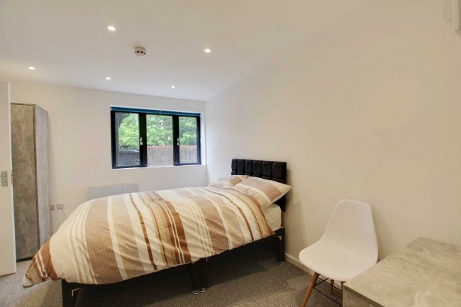 5 Shetland Court, Worthing, East Sussex, BN13 3RL
 4