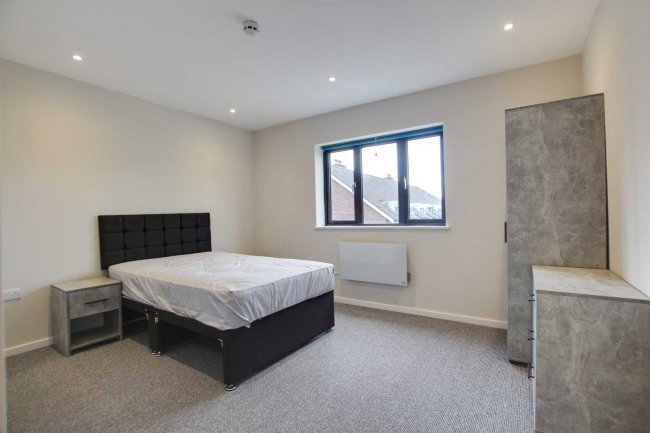 5 Shetland Court, Worthing, East Sussex, BN13 3RL
 4