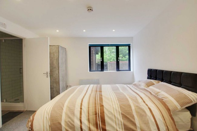 5 Shetland Court, Worthing, East Sussex, BN13 3RL
 4