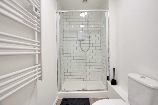 5 Shetland Court, Worthing, East Sussex, BN13 3RL
 4