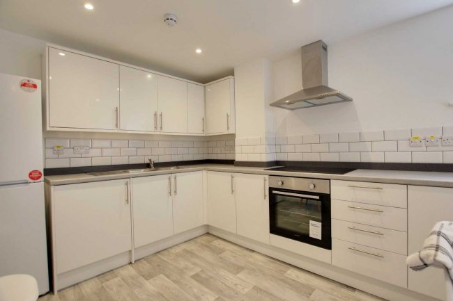 5 Shetland Court, Worthing, East Sussex, BN13 3RL
 4