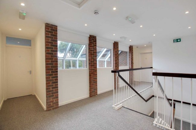 5 Shetland Court, Worthing, East Sussex, BN13 3RL
 4