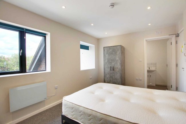 5 Shetland Court, Worthing, East Sussex, BN13 3RL
 4