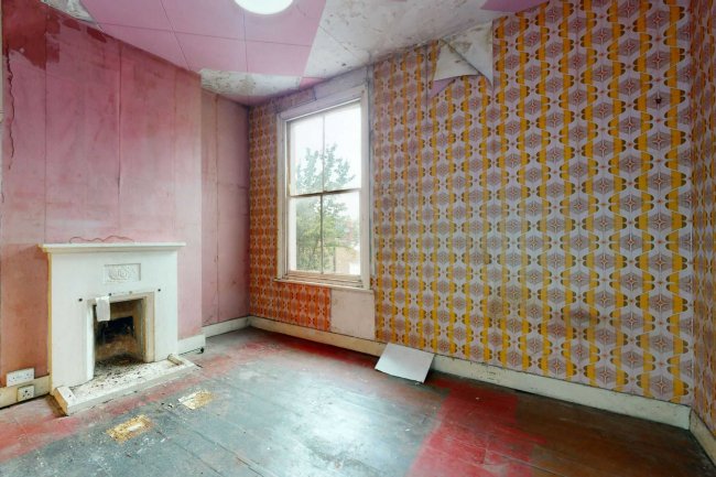 74A Broomwood Road, London SW11 6LA  5