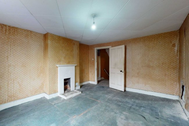 74A Broomwood Road, London SW11 6LA  5