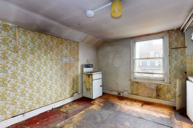 74A Broomwood Road, London SW11 6LA  5