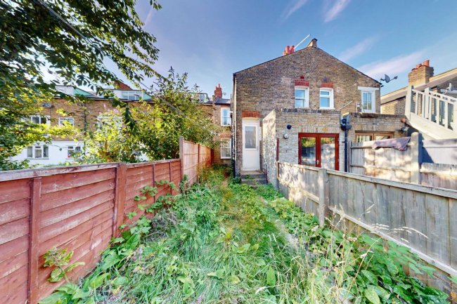 65a Cambray Road, Balham, London, SW12 0ER 7