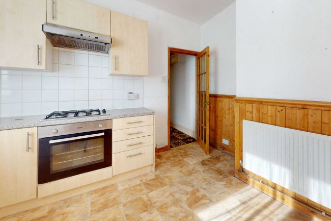 65a Cambray Road, Balham, London, SW12 0ER 7