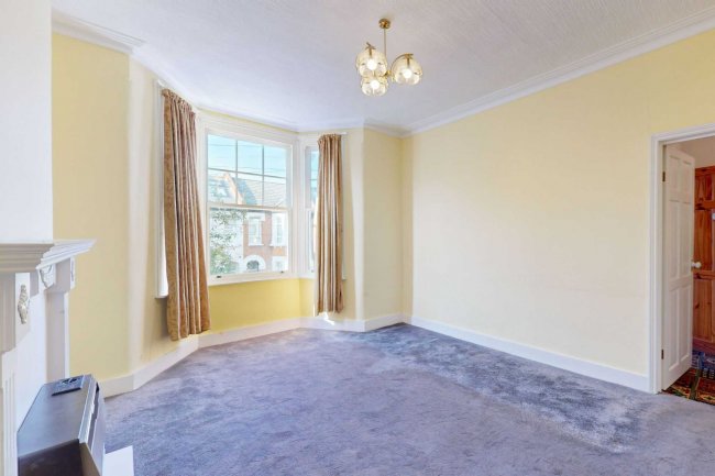 65a Cambray Road, Balham, London, SW12 0ER 7