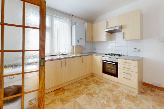 65a Cambray Road, Balham, London, SW12 0ER 7