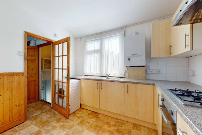 65a Cambray Road, Balham, London, SW12 0ER 7