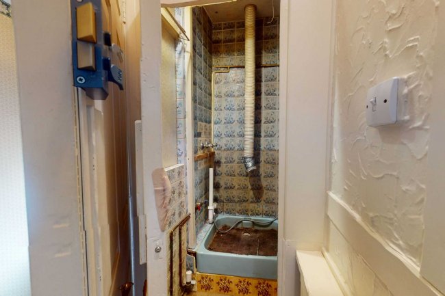 120 Beechcroft Avenue, Rayners Lane, Harrow, HA2 7JG  9