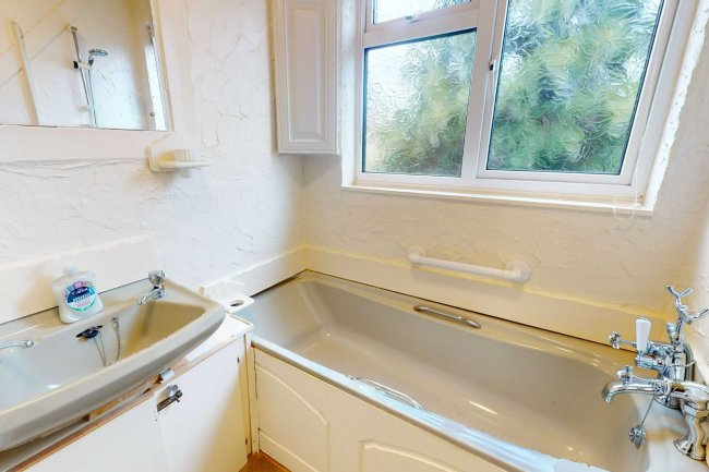 120 Beechcroft Avenue, Rayners Lane, Harrow, HA2 7JG  9