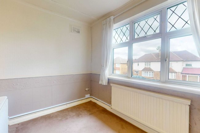 120 Beechcroft Avenue, Rayners Lane, Harrow, HA2 7JG  9