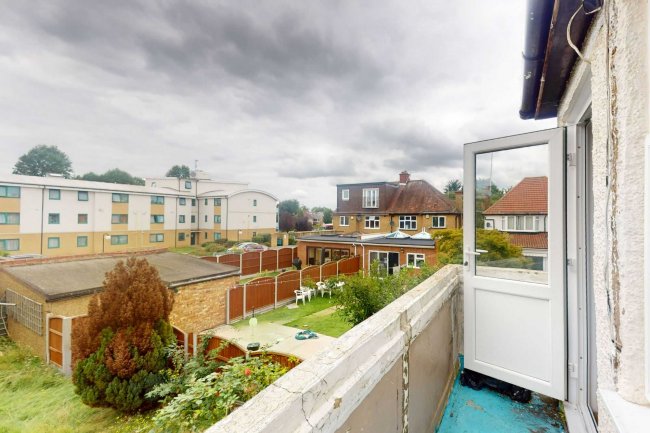 120 Beechcroft Avenue, Rayners Lane, Harrow, HA2 7JG  9