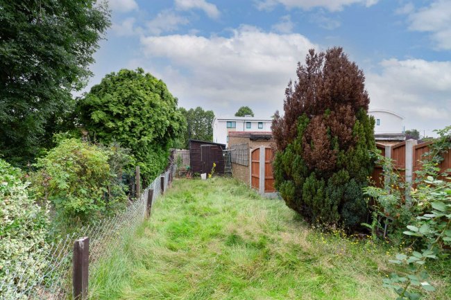 120 Beechcroft Avenue, Rayners Lane, Harrow, HA2 7JG  9