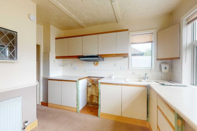 120 Beechcroft Avenue, Rayners Lane, Harrow, HA2 7JG  9