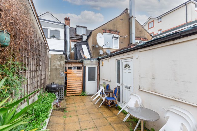 313 Ruislip Road East, Greenford UB6 9BG 1