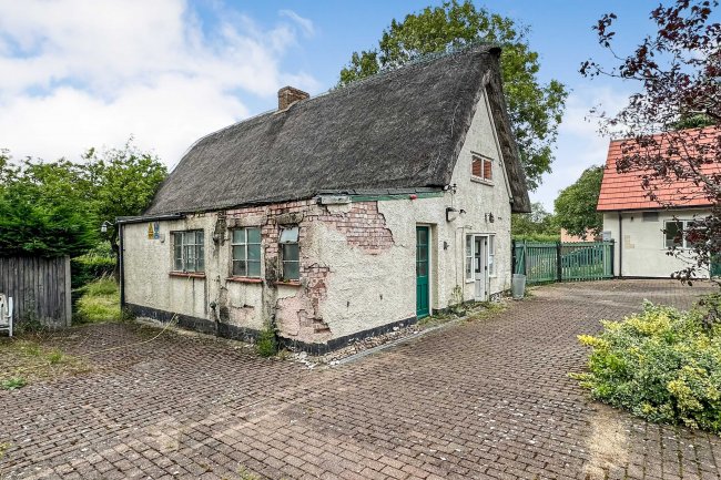 Highway Cottage, 65 Chishill Road, Heydon, Royston, Hertfordshire, SG8 8PN 6